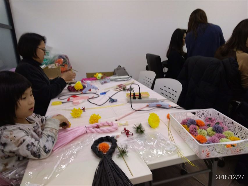 【中央区】EPARKスクールで子供とスタジオFioremeでハンドメイドしめ縄飾りを作ってみた。